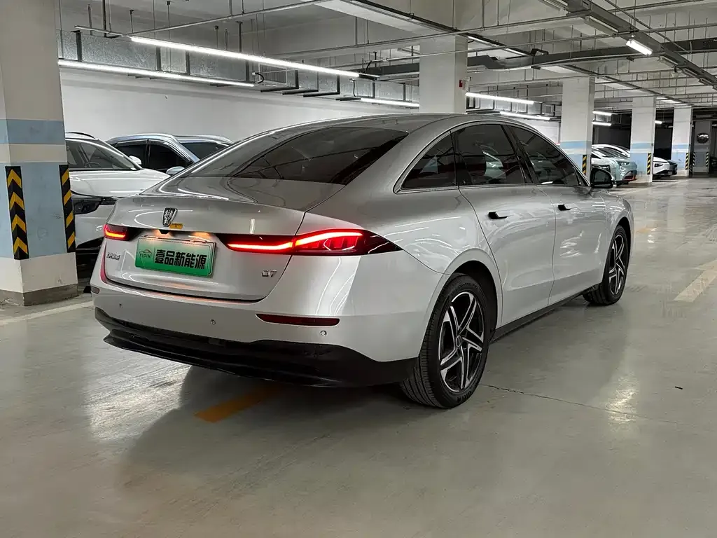 Roewe D7 — фото 10