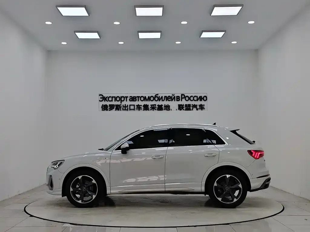 Audi Q3 2023 из CN, фото 8