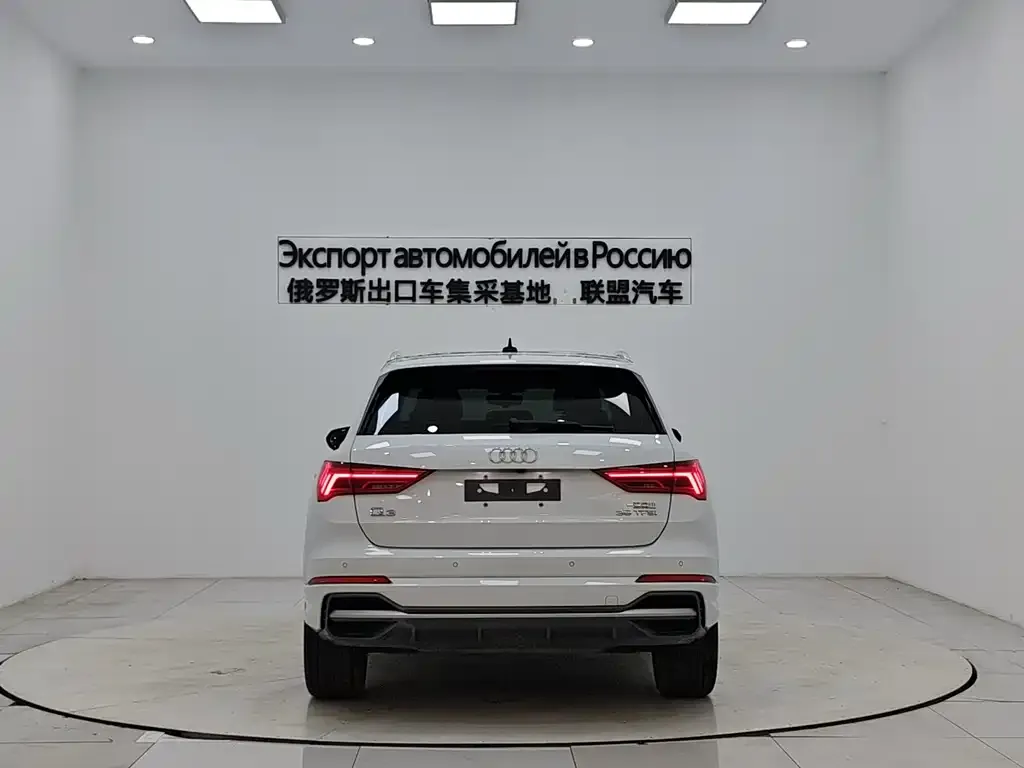 Audi Q3 2023 из CN, фото 2
