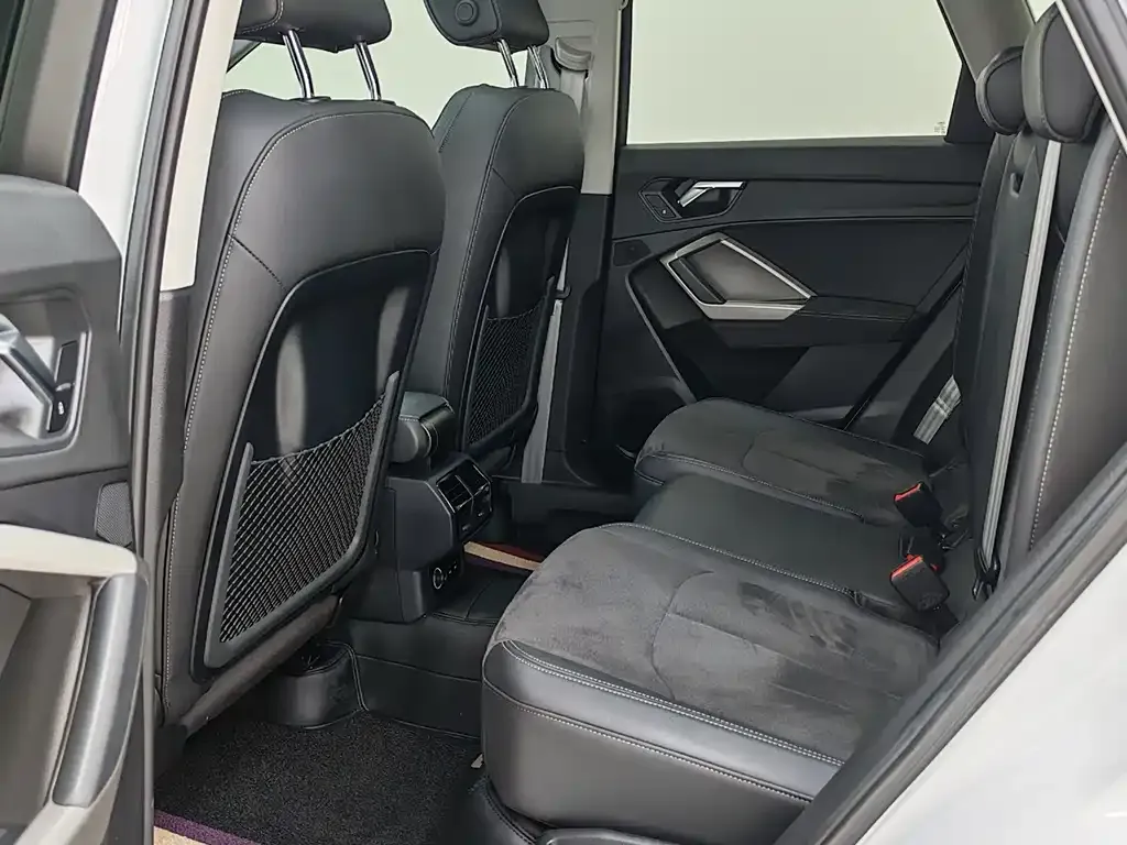 Audi Q3 2023 из CN, фото 7
