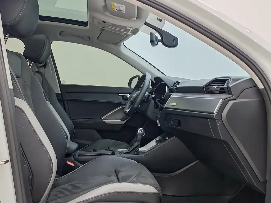Audi Q3 2023 из CN, фото 10