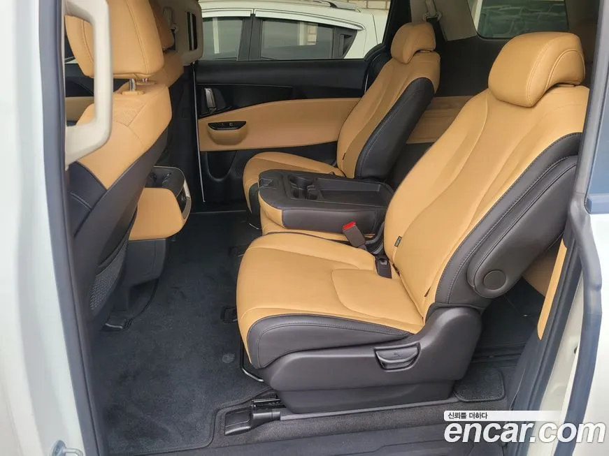 Kia Carnival — фото 10