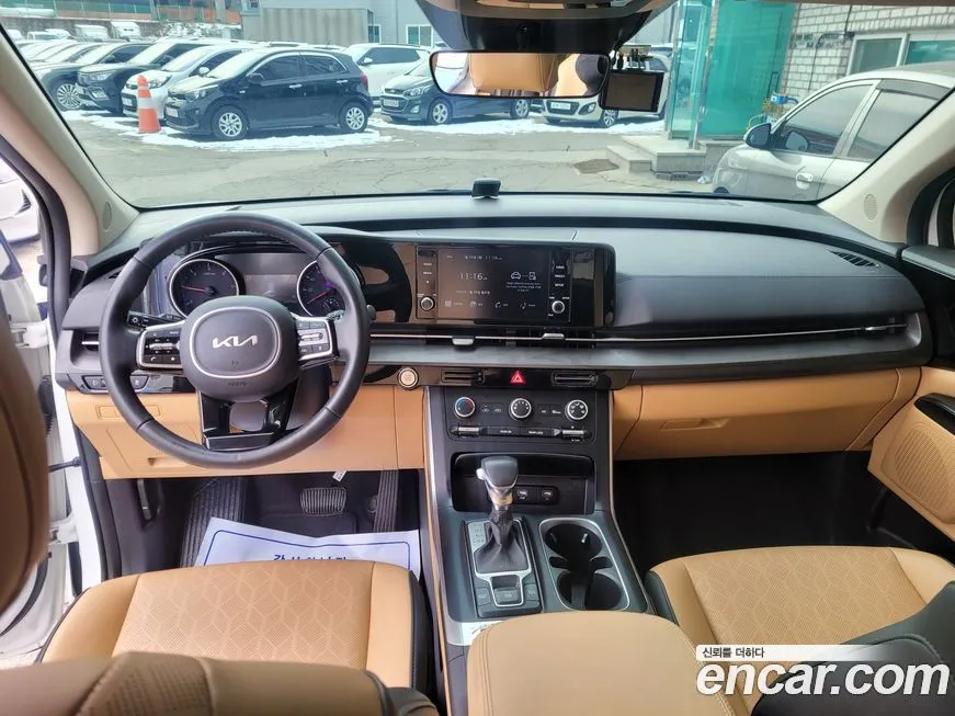 Kia Carnival — фото 4