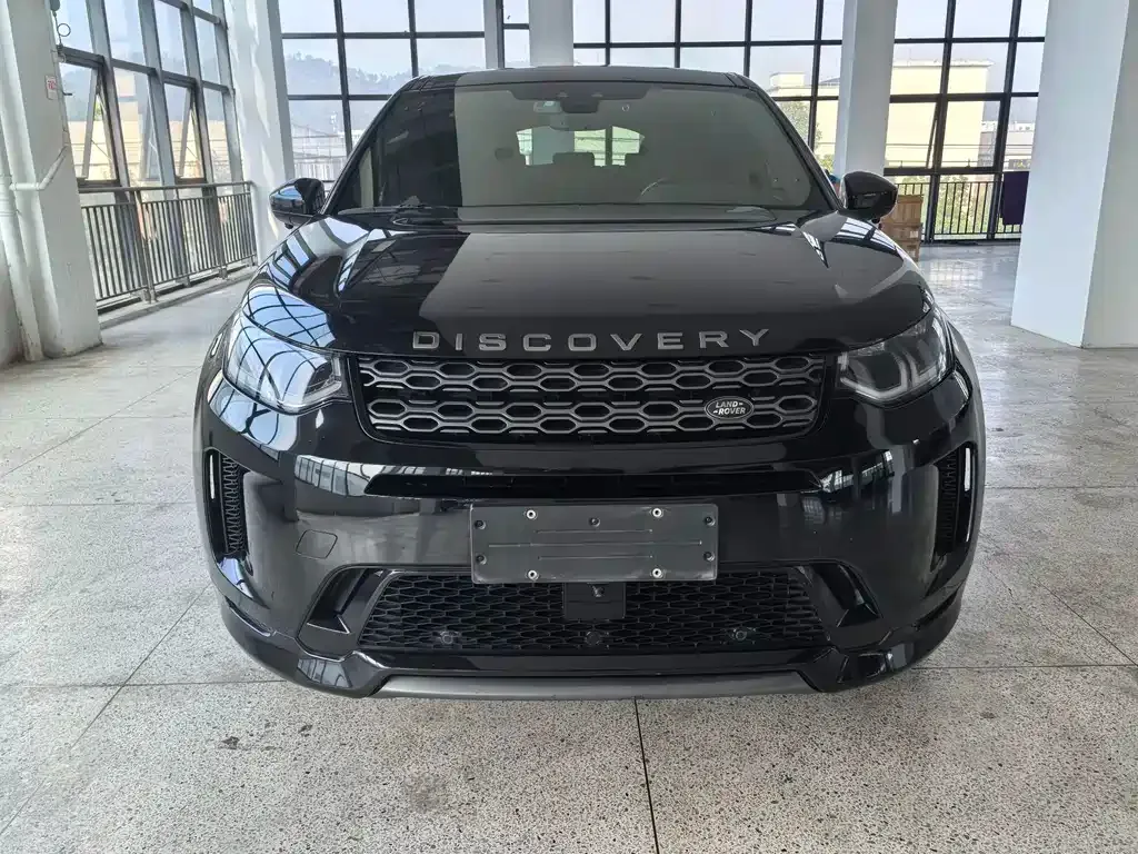 Land Rover Discovery Sport — фото 1