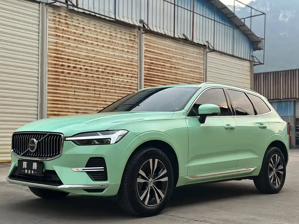 Volvo XC60 — фото 1