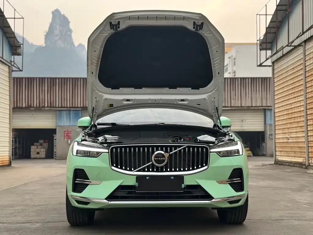 Volvo XC60 — фото 7