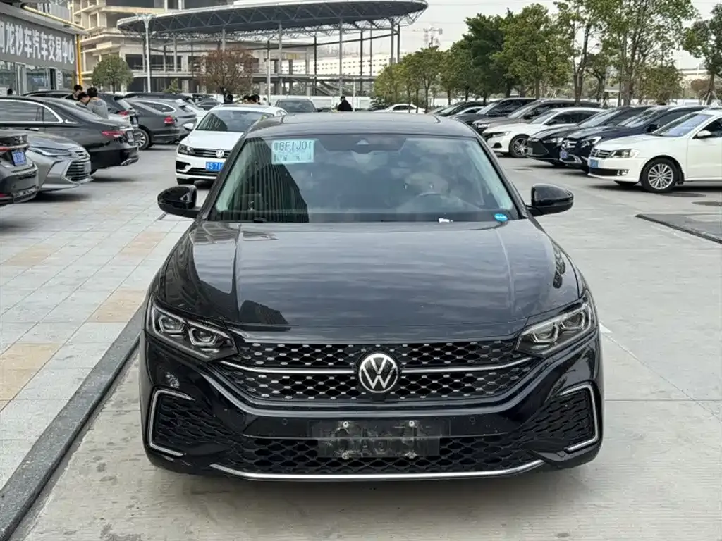Volkswagen Passat — фото 8