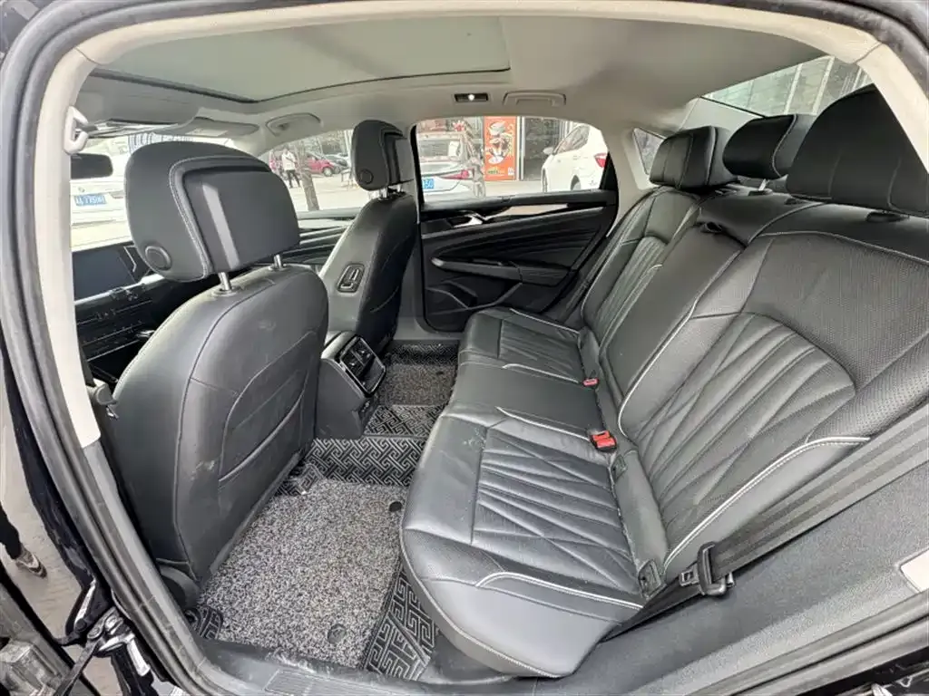 Volkswagen Passat — фото 6