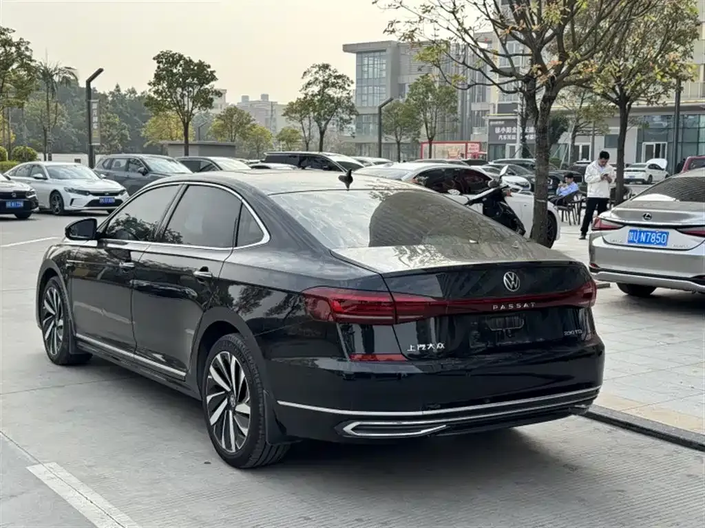 Volkswagen Passat — фото 5