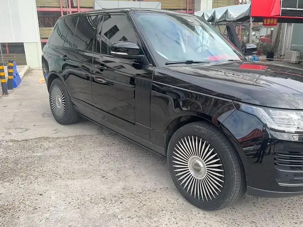 Land Rover Range Rover — фото 1