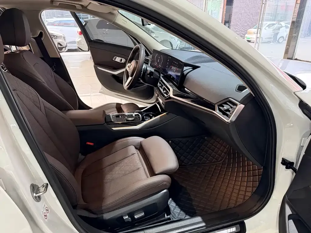 BMW 3 Series 2023 из CN, фото 8
