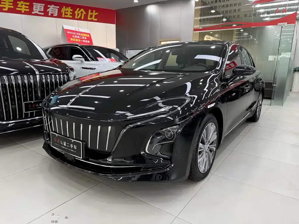 Hongqi E-QM5 — фото 1