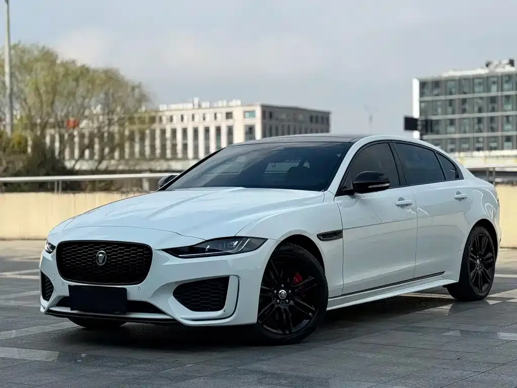 Jaguar XEL — фото 1