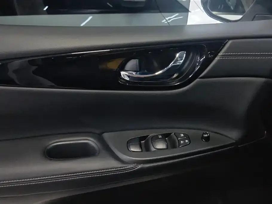 Nissan Tiida 2023 из CN, фото 7