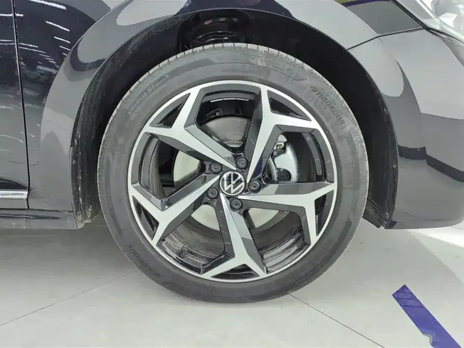 Volkswagen Passat 2024 из CN, фото 6