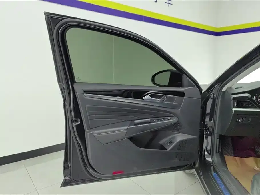 Volkswagen Passat 2024 из CN, фото 2