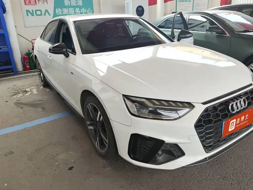 Audi A4L 2022 из CN, фото 6