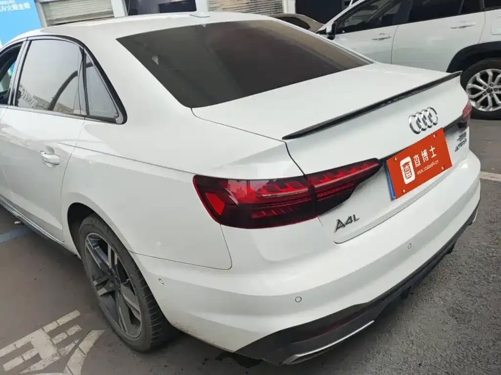 Audi A4L 2022 из CN, фото 7