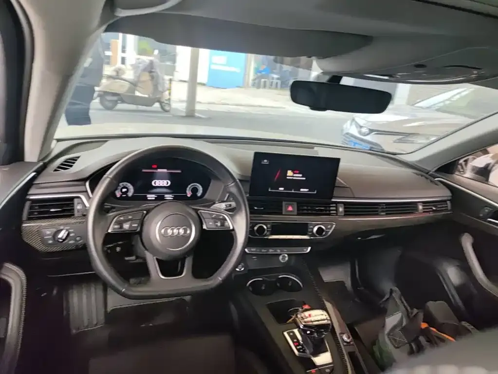 Audi A4L 2022 из CN, фото 3
