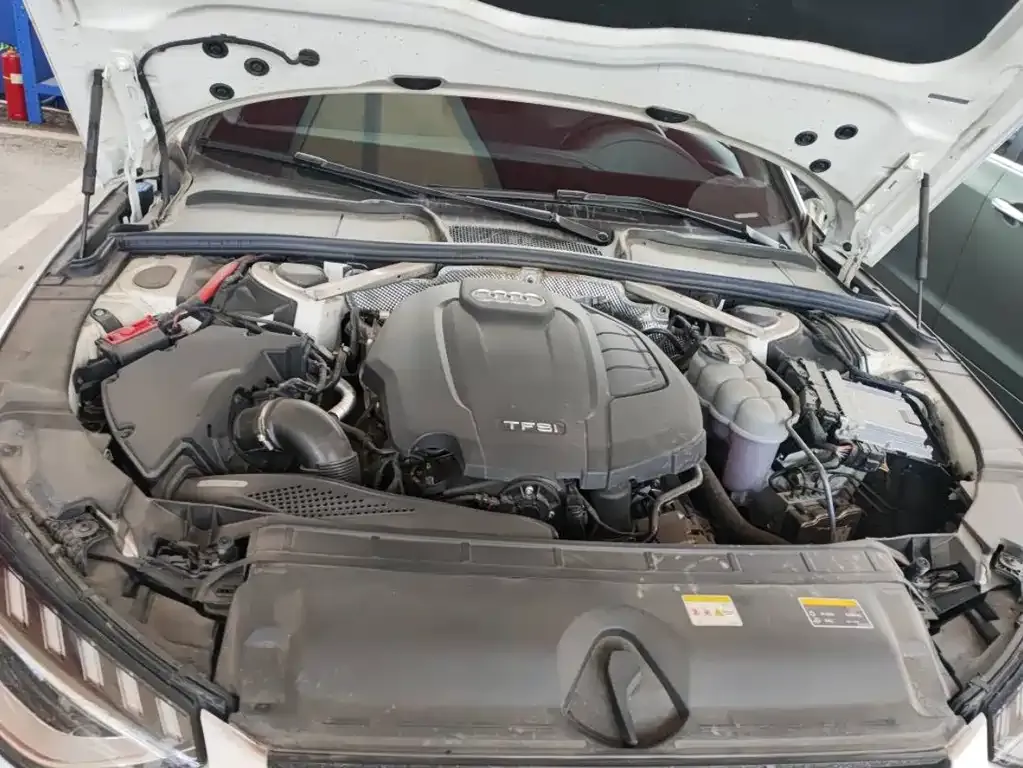 Audi A4L 2022 из CN, фото 9