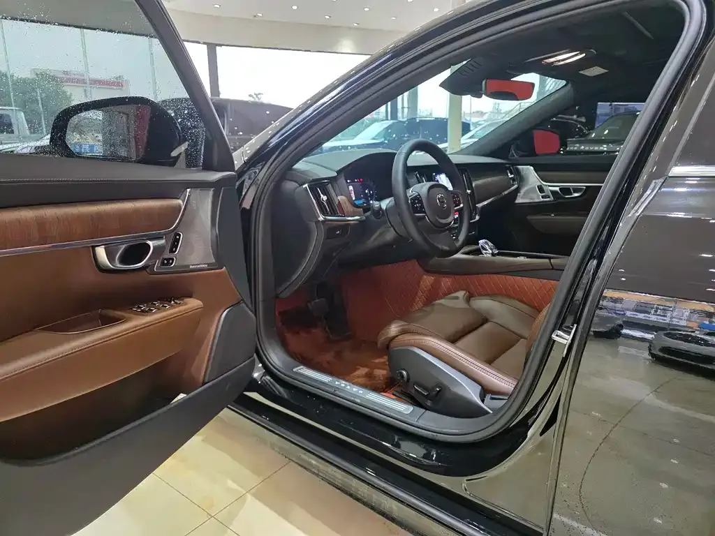 Volvo S90 2023 из CN, фото 6
