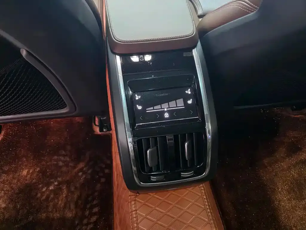 Volvo S90 2023 из CN, фото 3