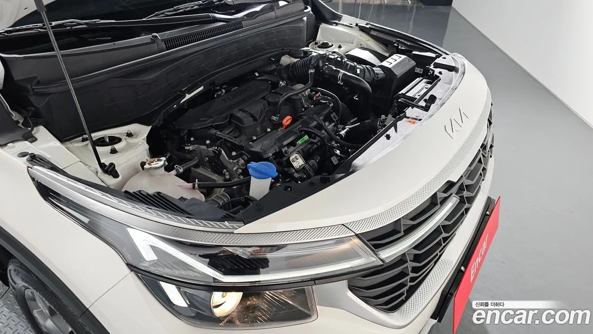 Kia Seltos — фото 7