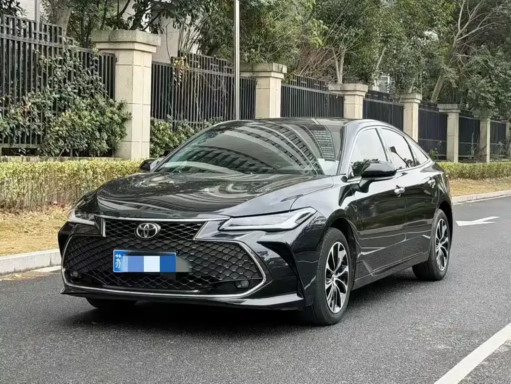 Toyota Avalon 2024 из CN, фото 1