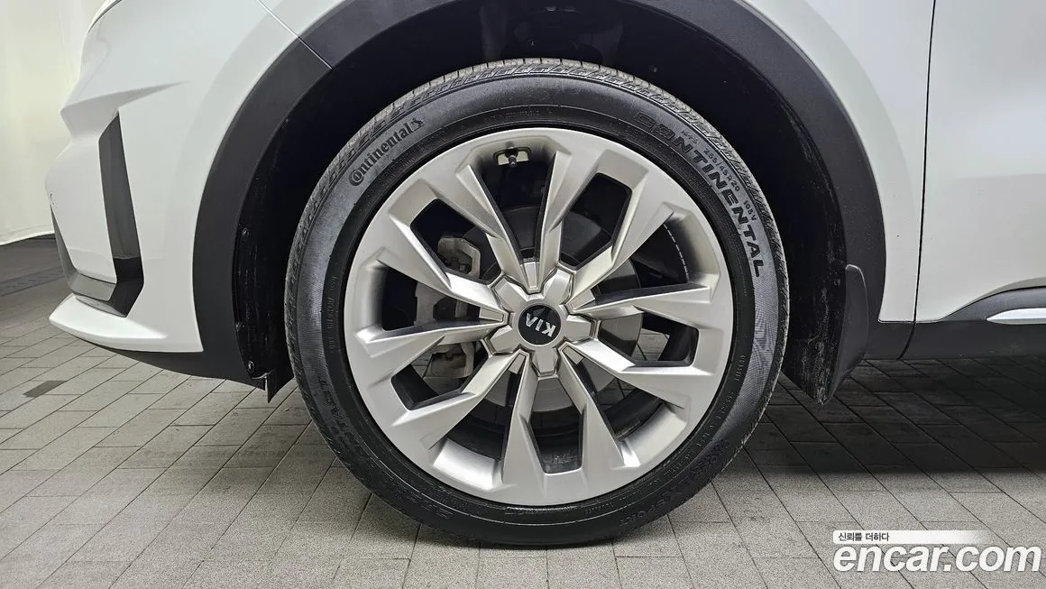 Kia Sorento — фото 5