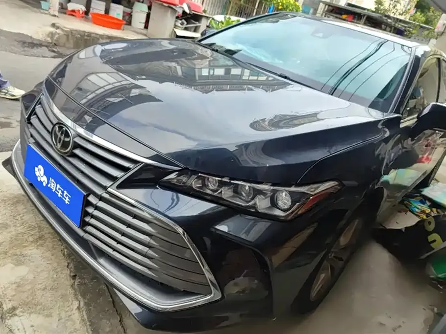 Toyota Avalon — фото 1
