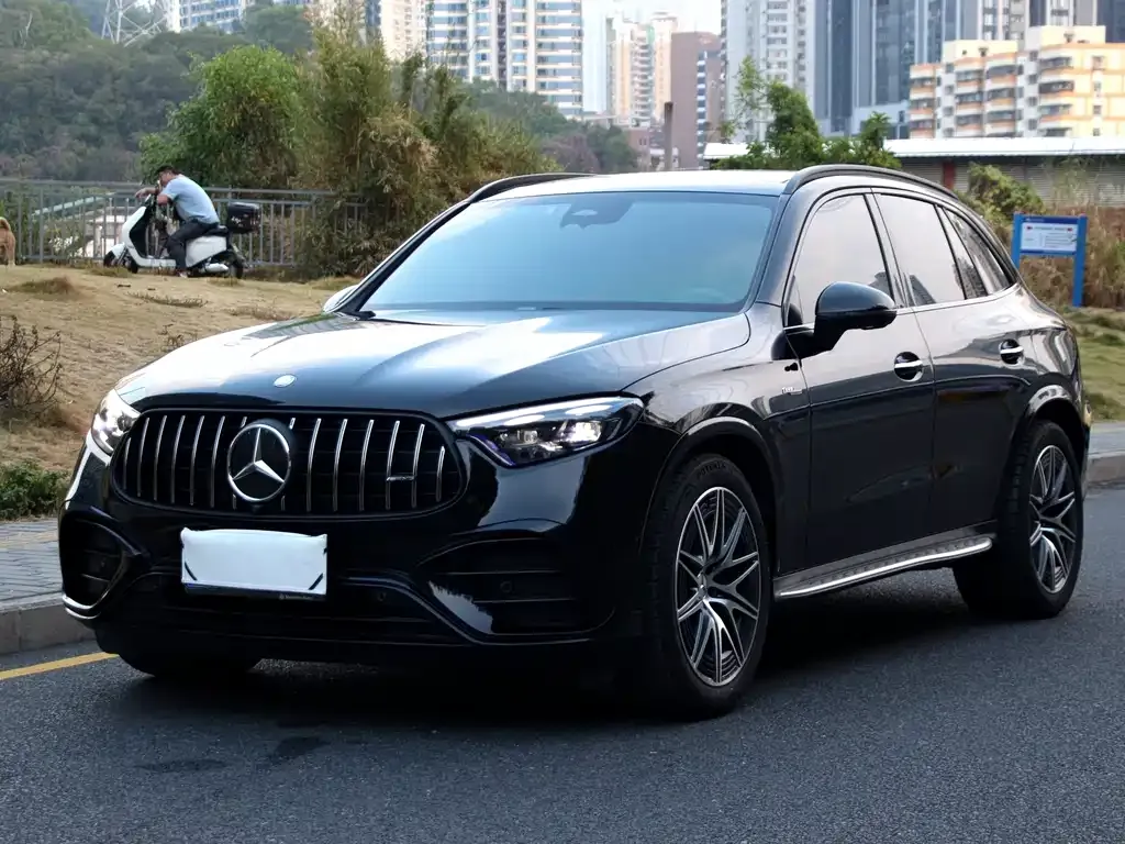 Mercedes-Benz GLC AMG — фото 1