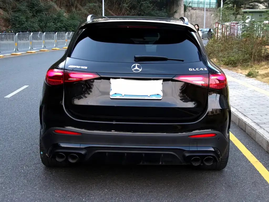 Mercedes-Benz GLC AMG — фото 5