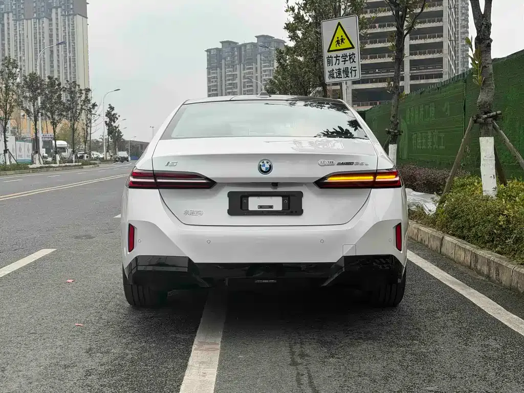 BMW i5 2026 из CN, фото 7