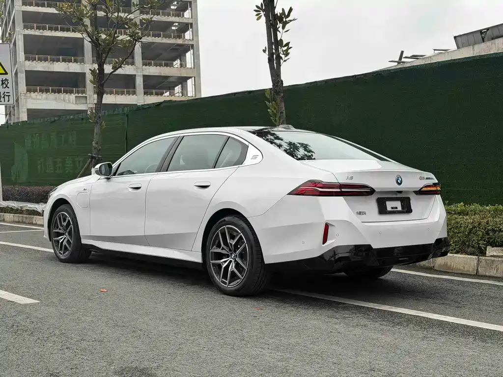 BMW i5 2026 из CN, фото 8