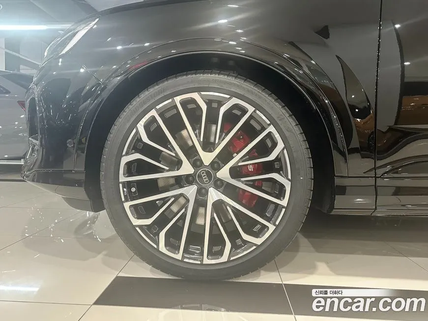 Audi SQ7 2026 из KR, фото 2