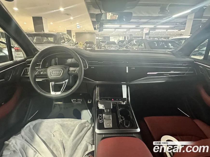 Audi SQ7 2026 из KR, фото 7