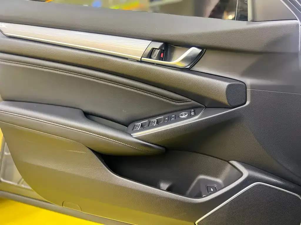 Honda Accord — фото 4