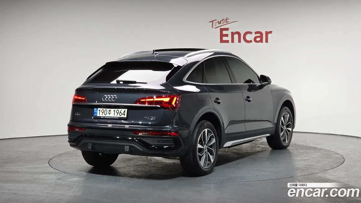 Audi Q5 2021 из KR, фото 2