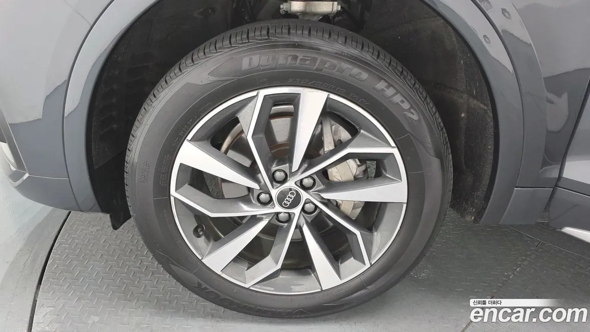 Audi Q5 2021 из KR, фото 8