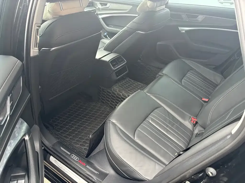 Audi A6L 2023 из CN, фото 4
