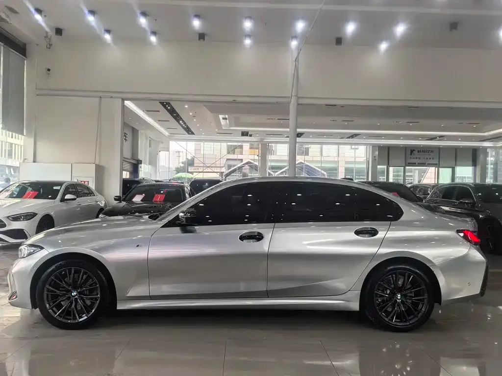 BMW 3 Series 2023 из CN, фото 4