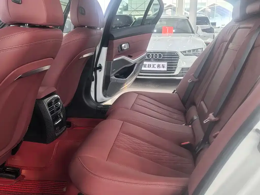 BMW 3 Series 2023 из CN, фото 3