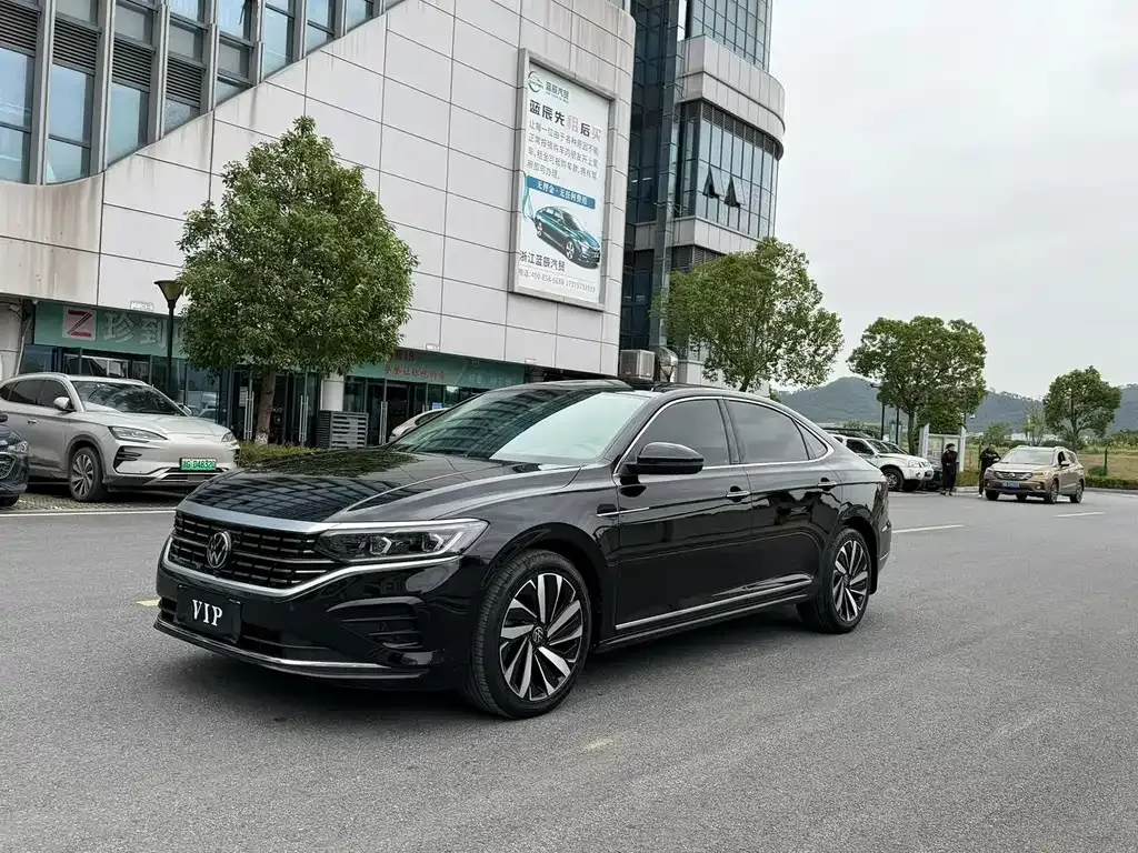Volkswagen Passat 2023 из CN, фото 1