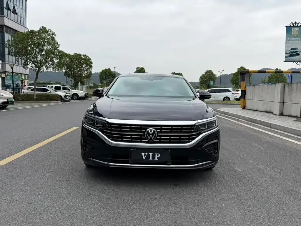 Volkswagen Passat 2023 из CN, фото 2