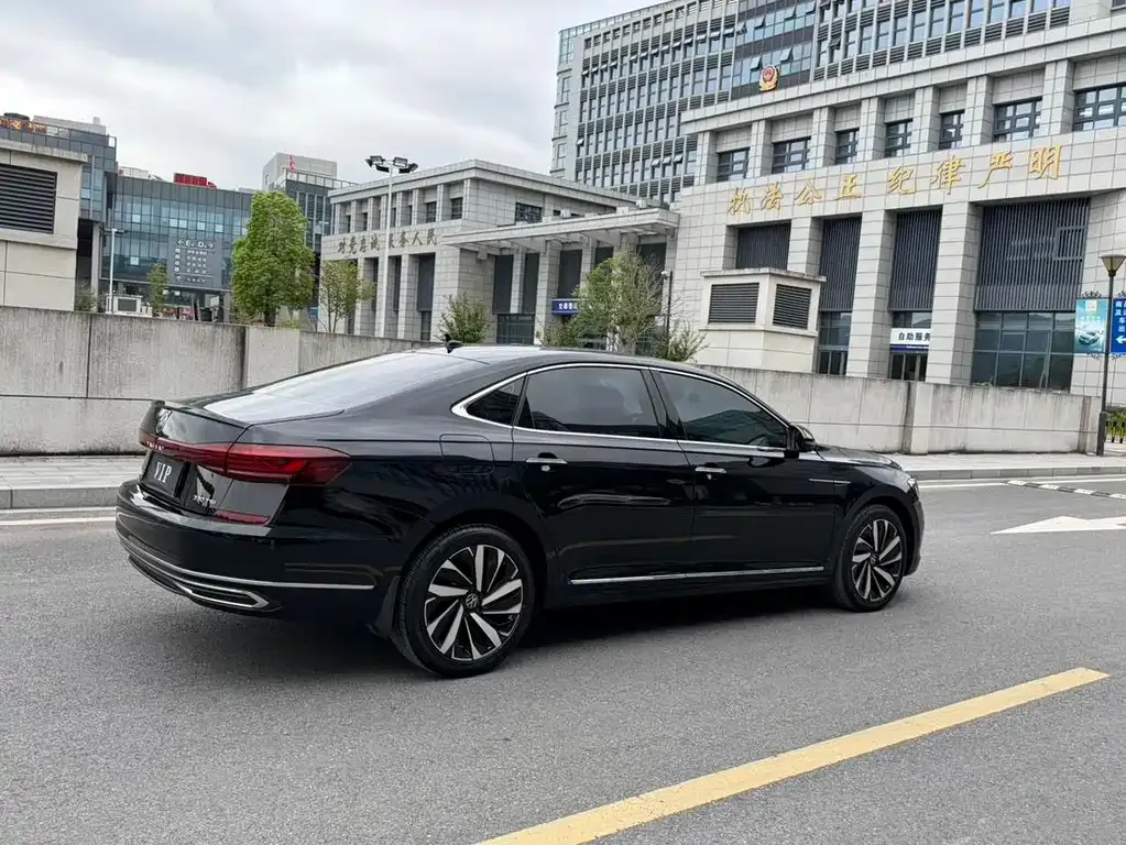 Volkswagen Passat 2023 из CN, фото 9