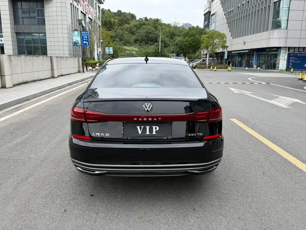 Volkswagen Passat 2023 из CN, фото 8