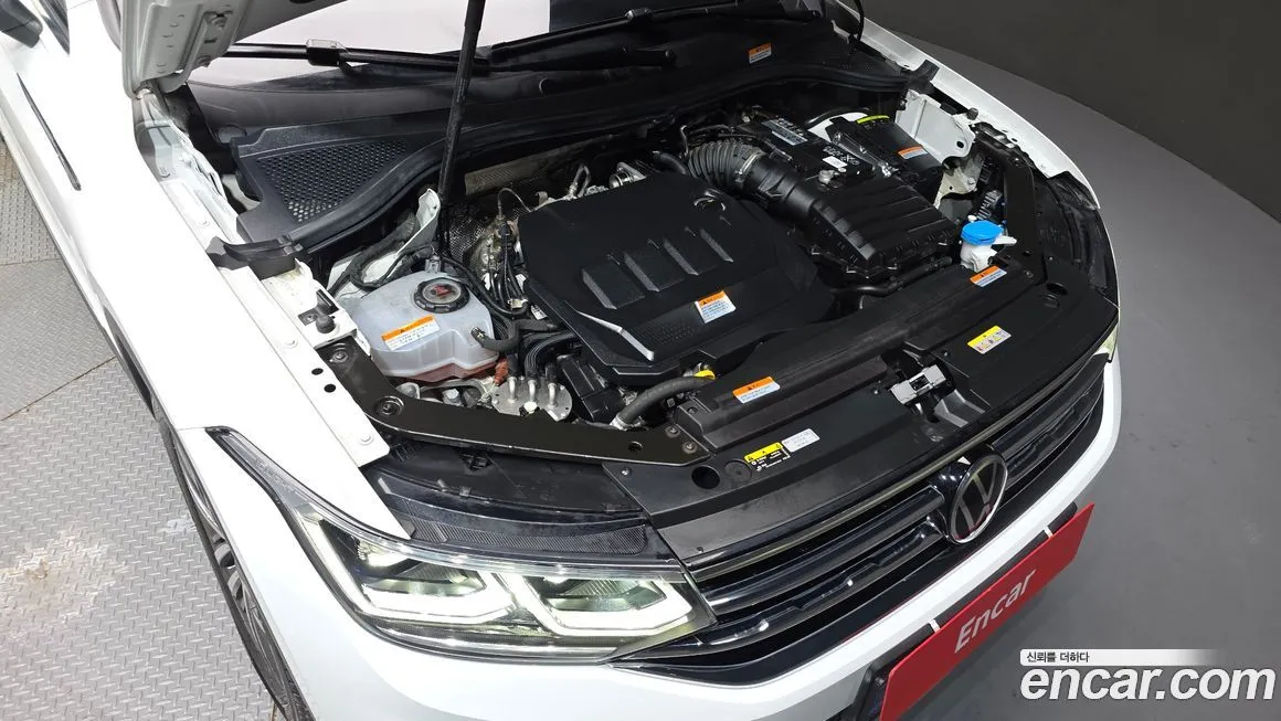 Volkswagen Tiguan — фото 9