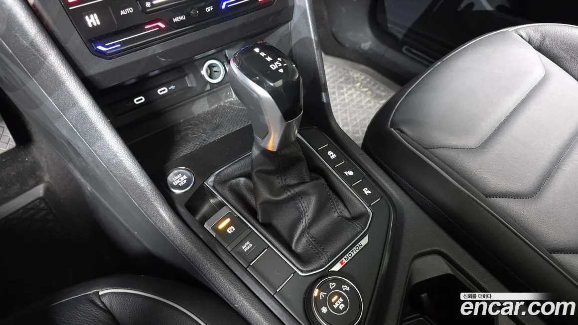 Volkswagen Tiguan — фото 10