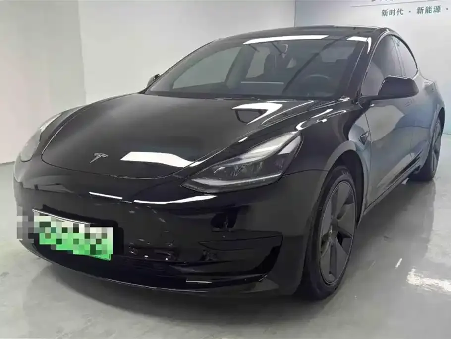 Tesla Model 3 — фото 1