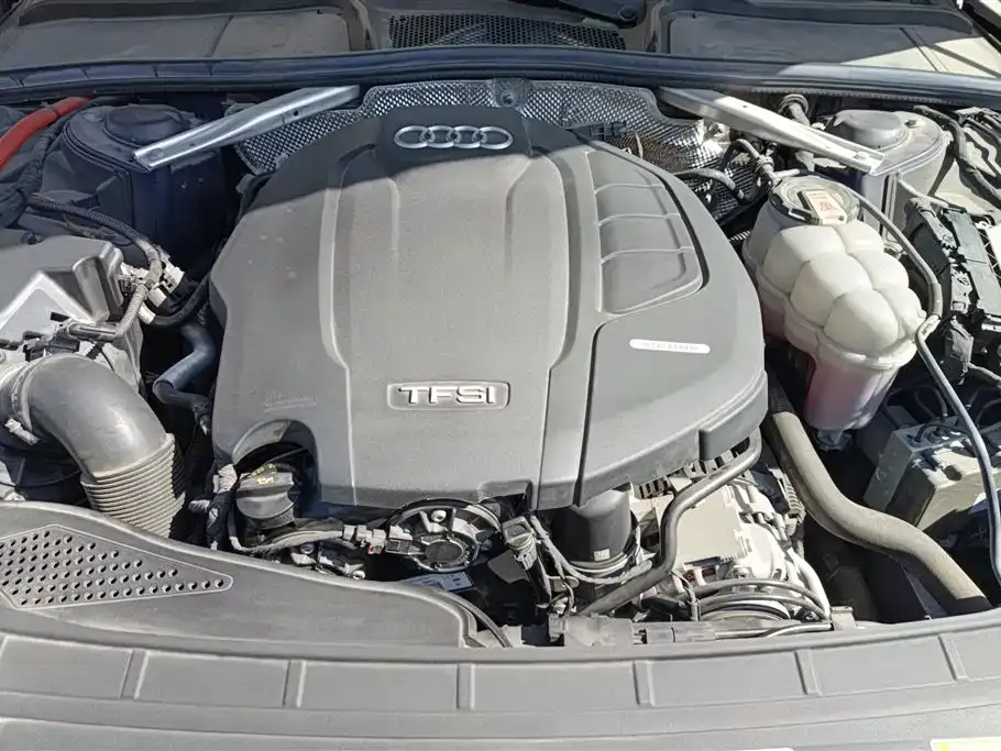 Audi A4L 2021 из CN, фото 3